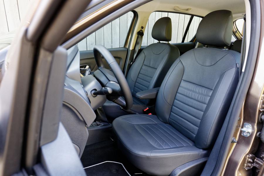 Интерьер Dacia Sandero Stepway 2016 года  (фото 39 из 46)